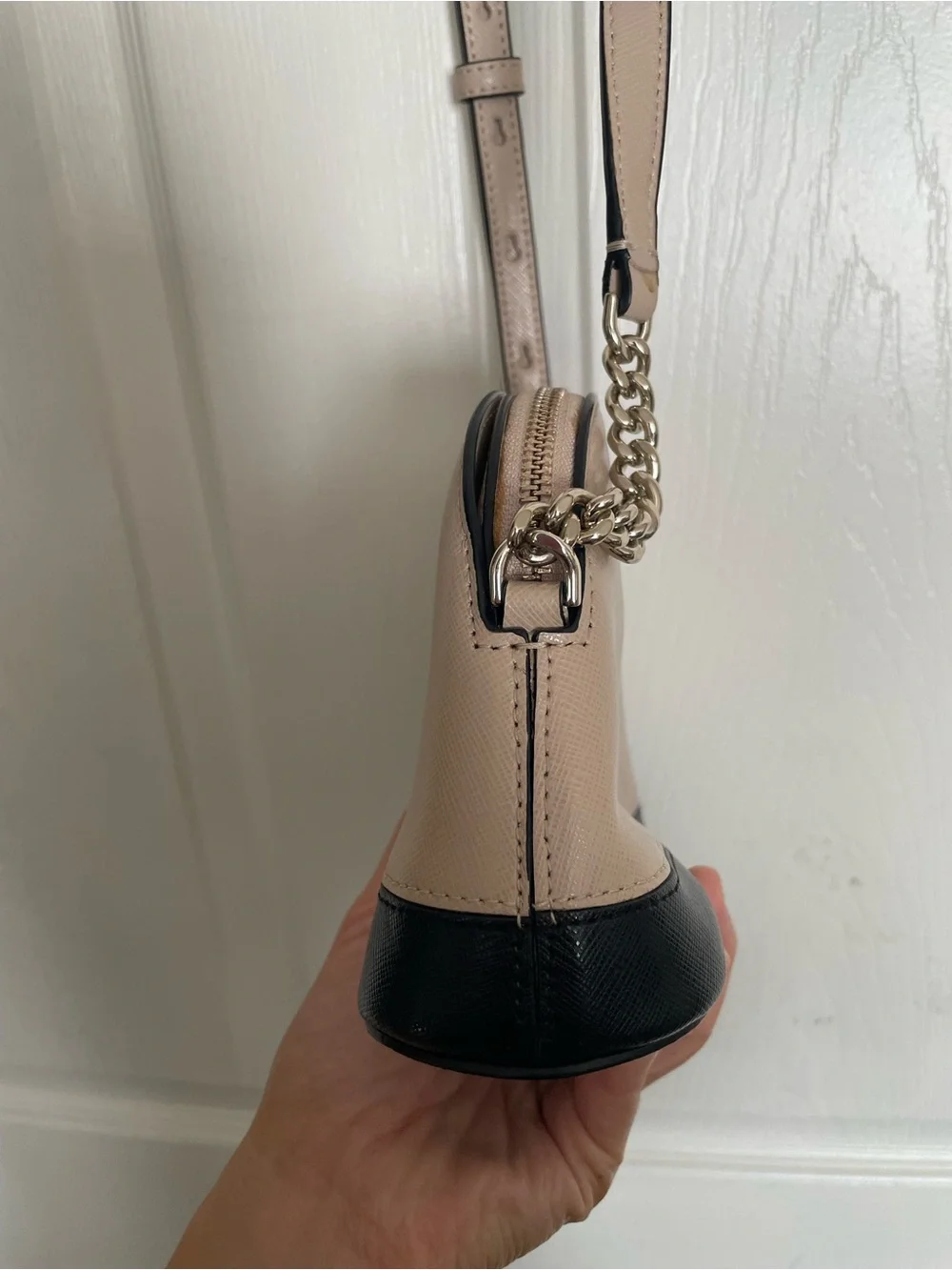 Kate Spade Women's Small Dome Crossbody Soencer Bag in Taupe and Black